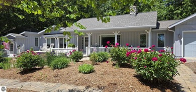 Welcome to Cherry Home Shores where every day feels like a - photo 4