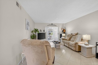 MOTIVATED SELLER - Bring all offers!! This updated 2 bed/2 bath - photo 10