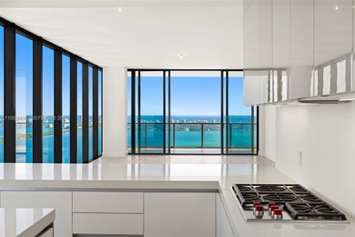 Located on the 55th floor of Elysee, this flow-through residence