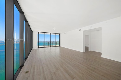 Located on the 55th floor of Elysee, this flow-through residence