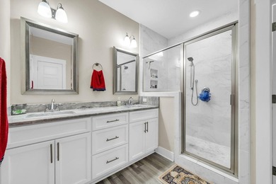 **UNDER CONTRACT WITH A 72 HOUR KICK OUT CLAUSE** This modern - photo 19