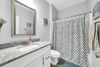 **UNDER CONTRACT WITH A 72 HOUR KICK OUT CLAUSE** This modern - photo 21
