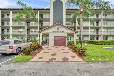 Stunning, fully renovated 2-bedroom, 2-bathroom split floor plan - photo 2