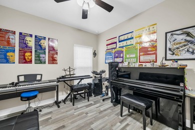 **UNDER CONTRACT WITH A 72 HOUR KICK OUT CLAUSE** This modern - photo 25
