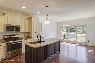 Welcome Home to Lifestyle Living on the Golf Course...Perfectly - photo 6
