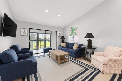 Beautifully updated 2-bedroom, 2-bath second-floor lakeview - photo 10