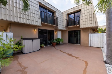 (private lake, pond, creek) Townhome/Townhouse For Sale in West Palm Beach Florida