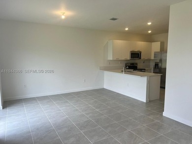 Welcome to this charming 3-bedroom, 2.5-bath townhouse with a - photo 5