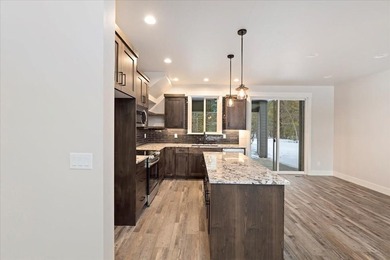 Brand new mountain modern home offering the perfect blend of - photo 7