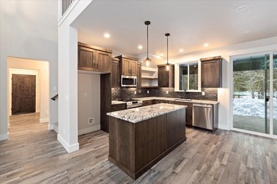 Brand new mountain modern home offering the perfect blend of - photo 8