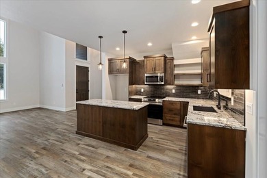 Brand new mountain modern home offering the perfect blend of - photo 10