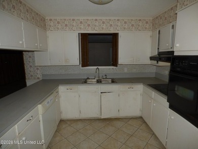 With a little love and creativity, this 3 bedroom, 2 bath home - photo 5