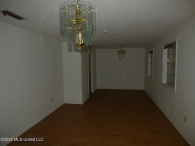 With a little love and creativity, this 3 bedroom, 2 bath home - photo 6