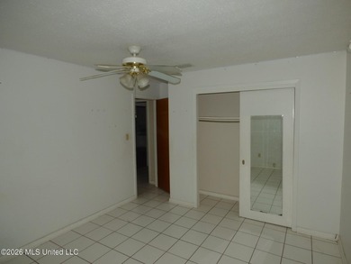 With a little love and creativity, this 3 bedroom, 2 bath home - photo 7