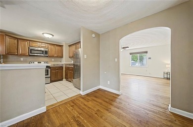 Charming Cape Cod in sought-after Monticello Village! This - photo 8