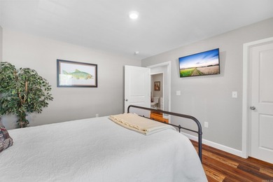 Welcome to your perfect lake getaway! This like-new 2 bedroom, 2 - photo 13