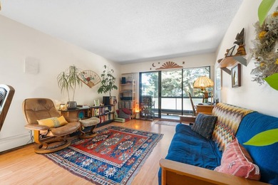 Welcome to Sunset West, a beautifully updated corner residence - photo 4