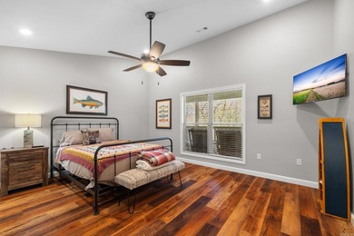Welcome to your perfect lake getaway! This like-new 2 bedroom, 2 - photo 17