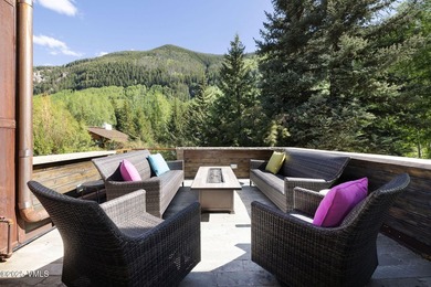 Discover an exquisite fusion of modern design and alpine charm - photo 20