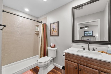 Welcome to your perfect lake getaway! This like-new 2 bedroom, 2 - photo 21