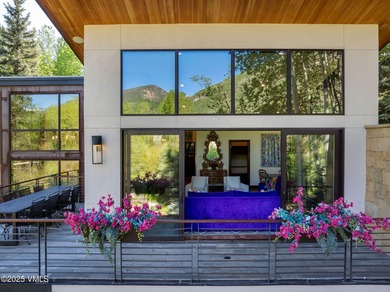 Discover an exquisite fusion of modern design and alpine charm - photo 22