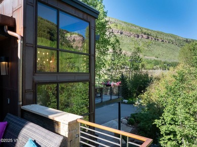 Discover an exquisite fusion of modern design and alpine charm - photo 25
