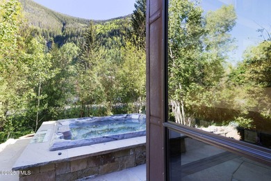 Discover an exquisite fusion of modern design and alpine charm - photo 26