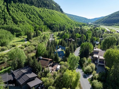 Discover an exquisite fusion of modern design and alpine charm - photo 31