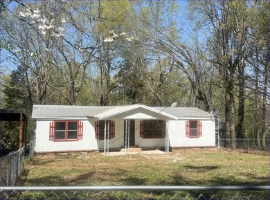 Completely renovated, this 3-bedroom, 2-bathroom home is just 2 - photo 33