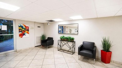 Welcome to this spacious and beautifully maintained condo - photo 5