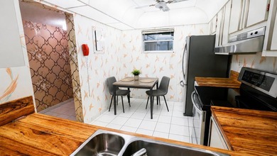 Welcome to this spacious and beautifully maintained condo - photo 10