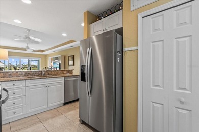 First floor, end unit, updated and upgraded, Turnkey Furnished 2 - photo 9
