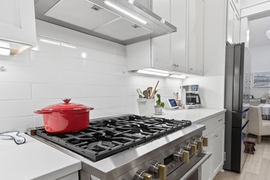 Welcome to refined coastal living in this luxurious Brownstone - photo 11