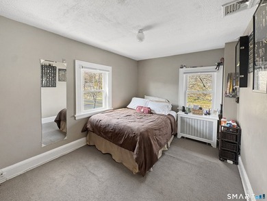 Beautifully-maintained single-family home offers the perfect - photo 12