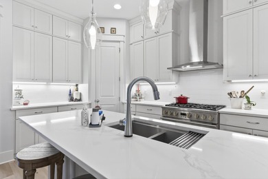 Welcome to refined coastal living in this luxurious Brownstone - photo 12