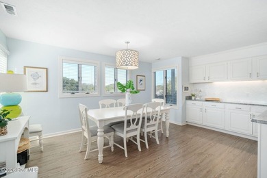 3-bedroom updated condo in Genesis featuring ocean views and a - photo 14