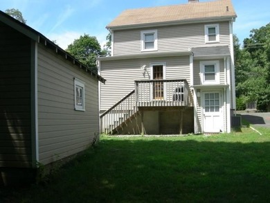 Beautifully-maintained single-family home offers the perfect - photo 18