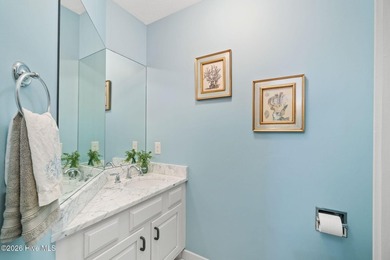 3-bedroom updated condo in Genesis featuring ocean views and a - photo 20
