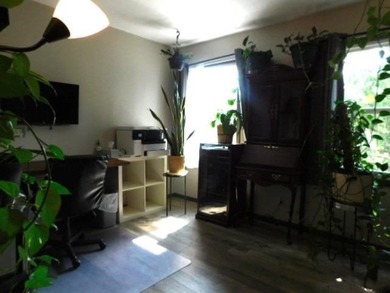 Three bedroom, 2.5 remodeled baths, 2-car resort property - photo 22