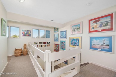 3-bedroom updated condo in Genesis featuring ocean views and a - photo 26