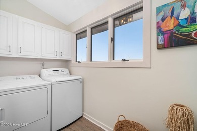 3-bedroom updated condo in Genesis featuring ocean views and a - photo 27