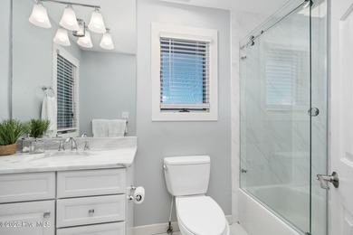 3-bedroom updated condo in Genesis featuring ocean views and a - photo 30