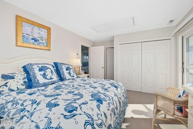 3-bedroom updated condo in Genesis featuring ocean views and a - photo 32