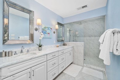 3-bedroom updated condo in Genesis featuring ocean views and a - photo 33