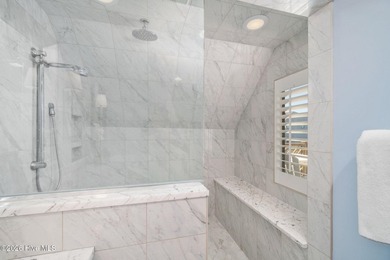 3-bedroom updated condo in Genesis featuring ocean views and a - photo 34