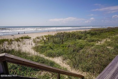 3-bedroom updated condo in Genesis featuring ocean views and a - photo 48