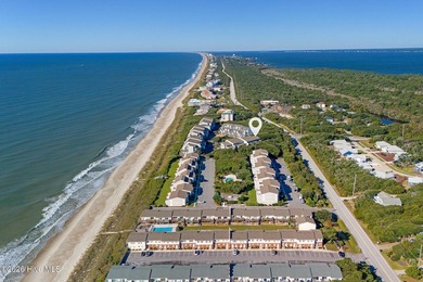 3-bedroom updated condo in Genesis featuring ocean views and a - photo 50