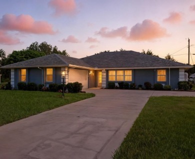 Lake Home For Sale in Lake Placid, Florida