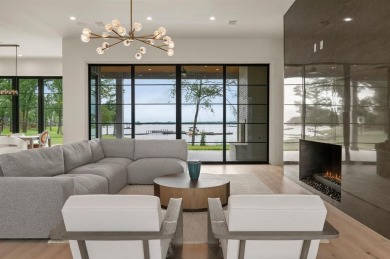 Just over an hour from Dallas, this stunning five-bedroom - photo 7
