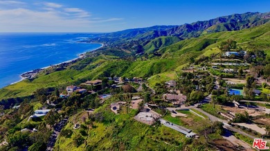 TWO SEPARATE LOTS TO BE SOLD together and escrow shall close - photo 3